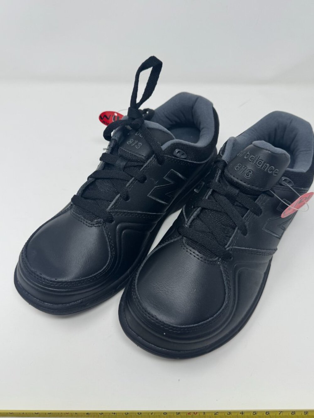 New Balance 813 Black Leather Walking Shoes Rollbar Wide 2E NWT 9.5